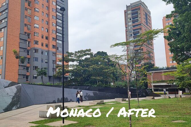 Pablo Escobar Private Tour in Medellin with All Inclusive Guide - Stop 2: Cementerio Jardines Montesacro and the View Over Medellín