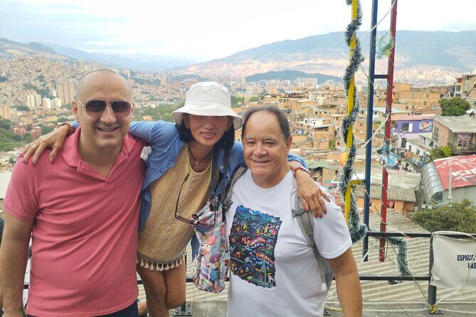 Pablo VIP Private Tour with Roberto Escobar Museum and Comuna 13 - Montesacro Cemetery: short visit, heavy names