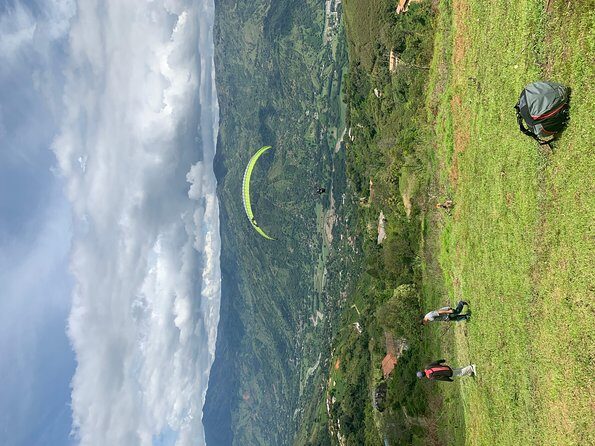 Paraglading tour - Entering The Day: Door-to-Door Pickup in Medellín