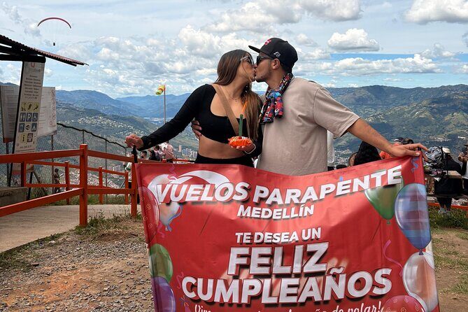 Paragliding in Medellin. - What the views look like (and why “air time” is the real selling point)