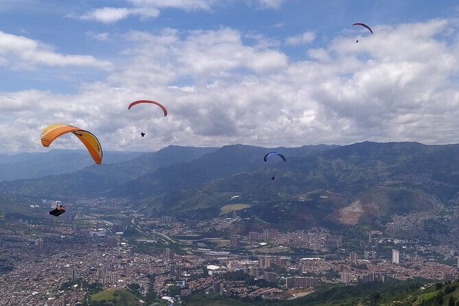 Paragliding Medellin - Price and Logistics: Why $134 Feels Like Value (Not Just a Ride)