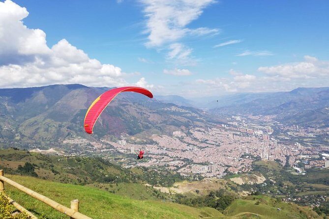 Paragliding Medellin - Private for Your Group: Better Control of the Experience