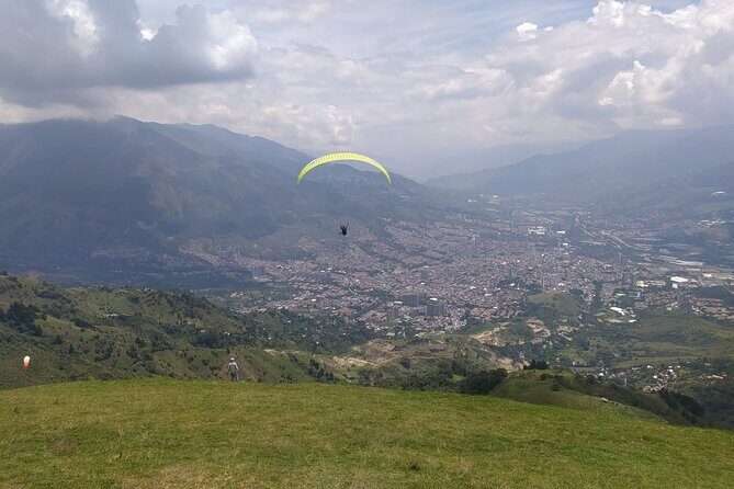 Paragliding Medellin - Who Should Book Paragliding Medellín?