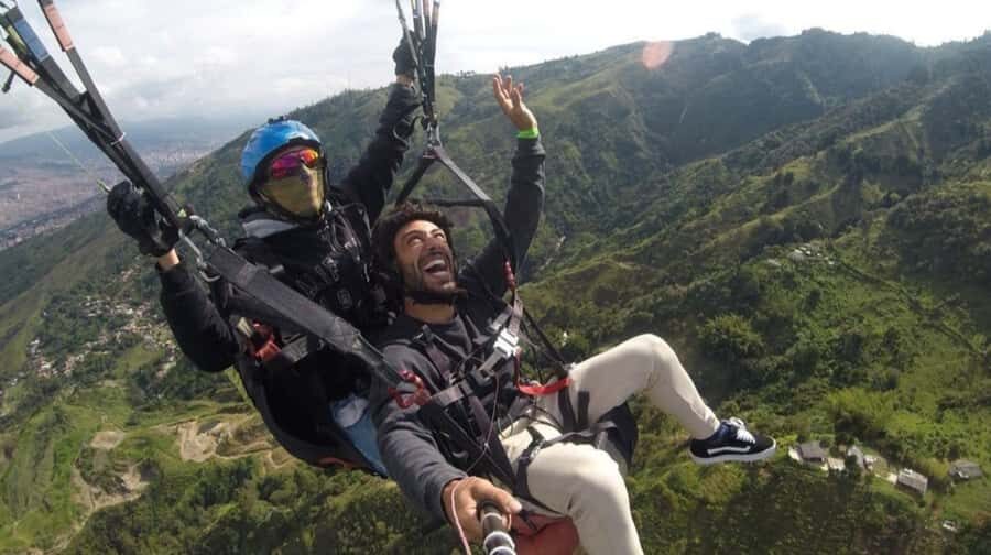 Paragliding Medellin with Transportation and free Videos - What to Bring (So You Don’t Lose Time)
