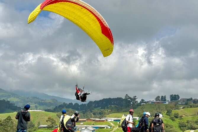Paragliding Over Medellín + Gopro & Photos + Private transport. - Optional viewpoint restaurant stop: turning flight time into a meal with a view