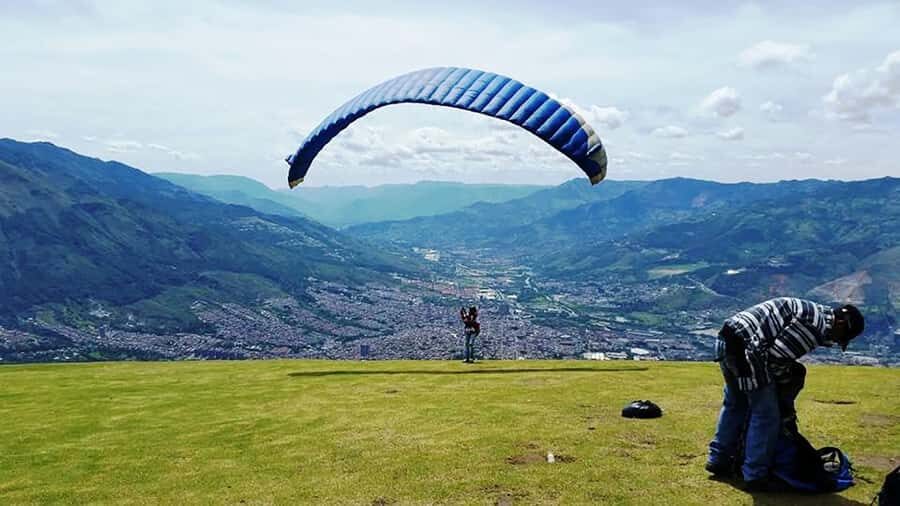 Paragliding the Andes from Medellín - Key points to know before you fly