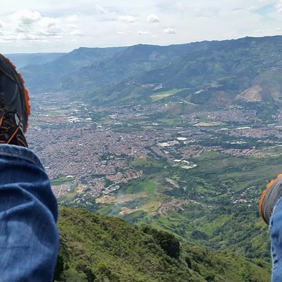 Paragliding the Andes from Medellín - Getting to San Félix from El Poblado (and why the timing matters)