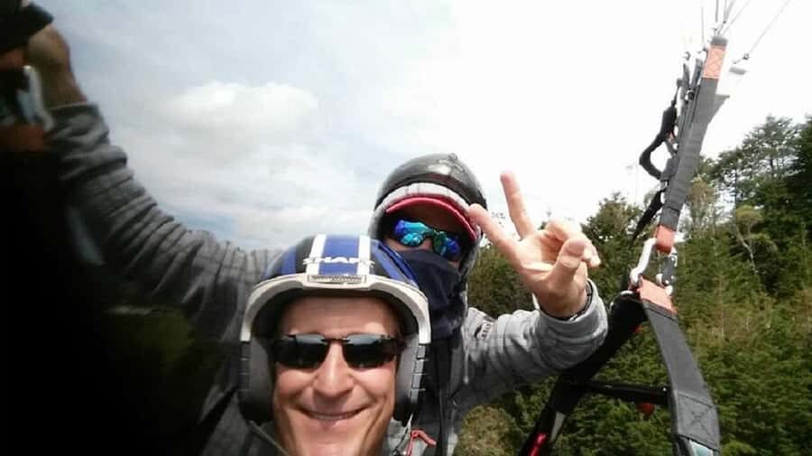 Paragliding the Andes from Medellín - The 1-hour safety briefing: calm comes from a plan