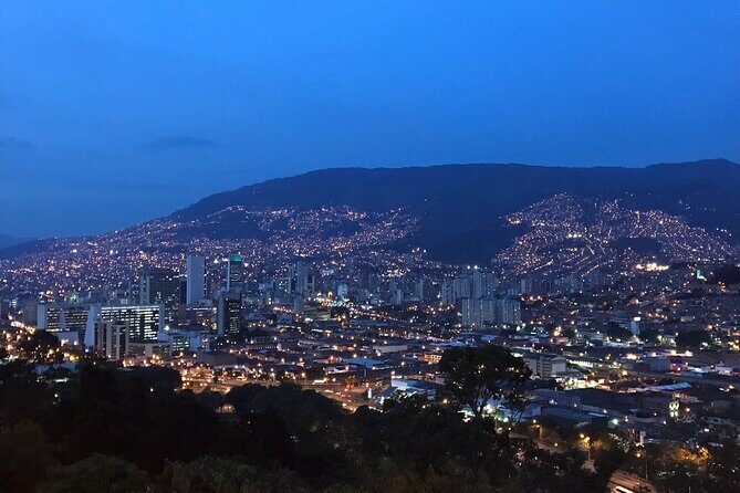 Private and Night Tour of the City of Medellin - Night Medellín, in the right order: Lleras to Provenza