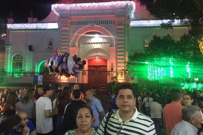 Private Christmas Lights Tour in Medellin - Stop 1: Envigado’s Local Feel Without the Over-Westernization
