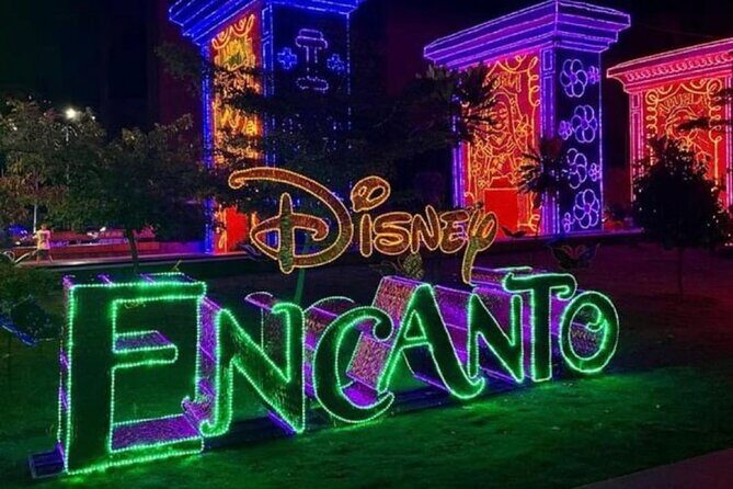 Private Christmas Lights Tour in Medellín! - Only Holiday Season! - Stop Three: Envigado’s Main Park for a Quick, Festive Finish