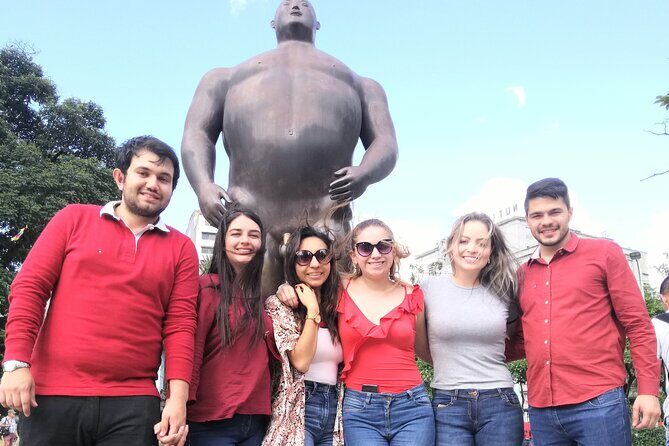Private City and Graffiti Tour. - Plaza Botero: art outdoors, culture indoors