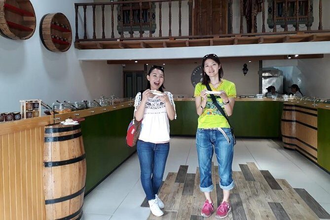 Private Full Day El Retiro Waterfall Tour Including Food from Medellín - Medellín to Antioquia: what this private day feels like