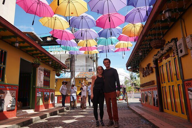 Private Guatape +Boat Ride+Paragliding Flight+Animal Farm - Paragliding over Laguna de Guatapé: the main event, with one real weather risk