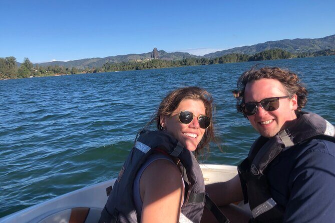 Private Guatape +Boat Ride+Paragliding Flight+Animal Farm - Price and value: does $299.99 add up for a private day?