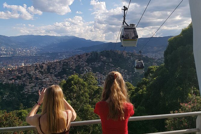 Private Half-Day Medellín Graffiti Tour Including Metrocable - Should You Book This Medellín Graffiti and Metrocable Tour?