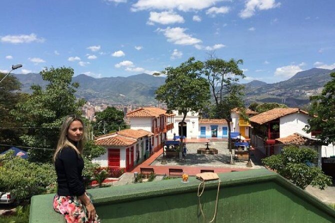 Private half day Medellin tour: meet Fernando Botero´s 23 statues - Plaza Botero: meeting 23 statues and learning the joke behind the size