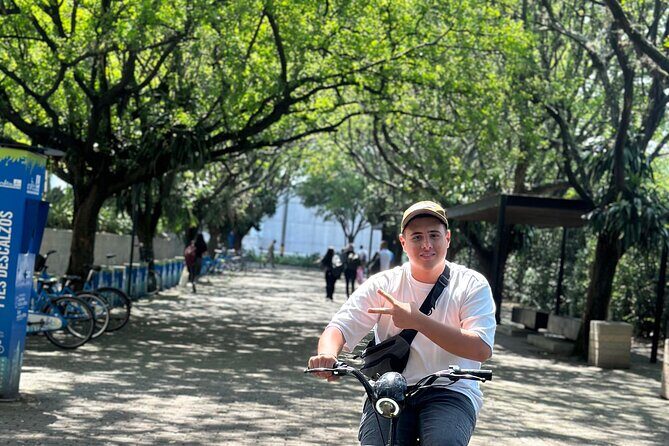 Private One and a Half Hour E-Bike Express Tour - Getting Started at MOVE (Laureles) and What the Timing Feels Like