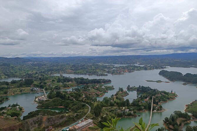 Private Tour at your own pace in Guatapé and the Peñol from Medellín - Guatapé Town Walk: Zócalos, Umbrellas, Souvenirs, and the Sockets Square
