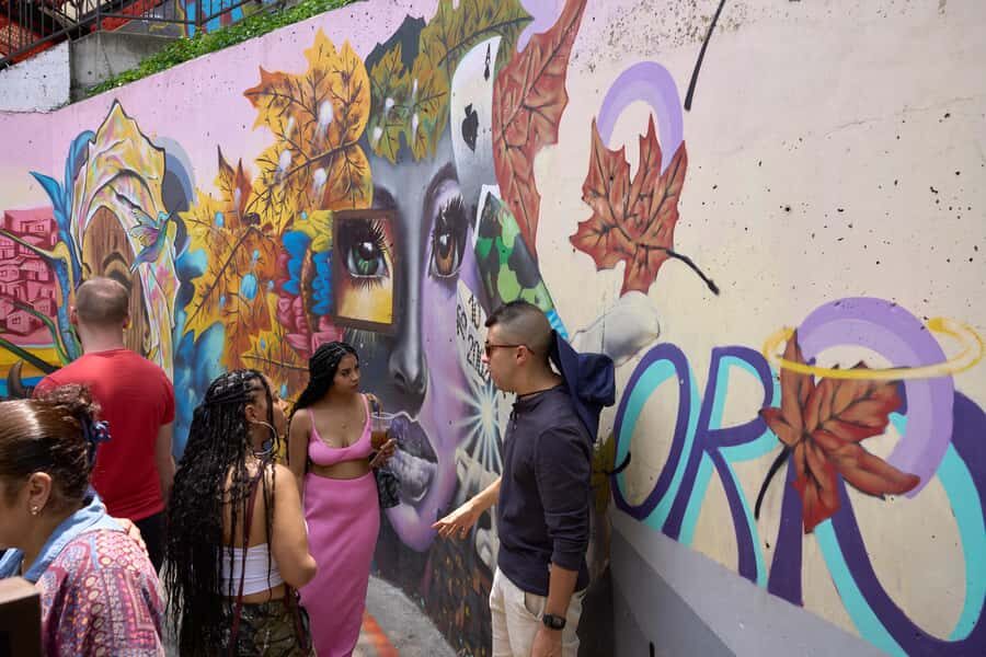 Private Tour Comuna 13 with Cable Car - Cultural Shows and Dance Time (Including the 2.5-Hour Segment)