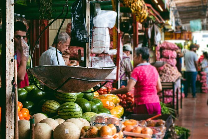 Private tour: Foodie Experience in Downtown Medellín - Price and value: what $105 buys you in a real market setting