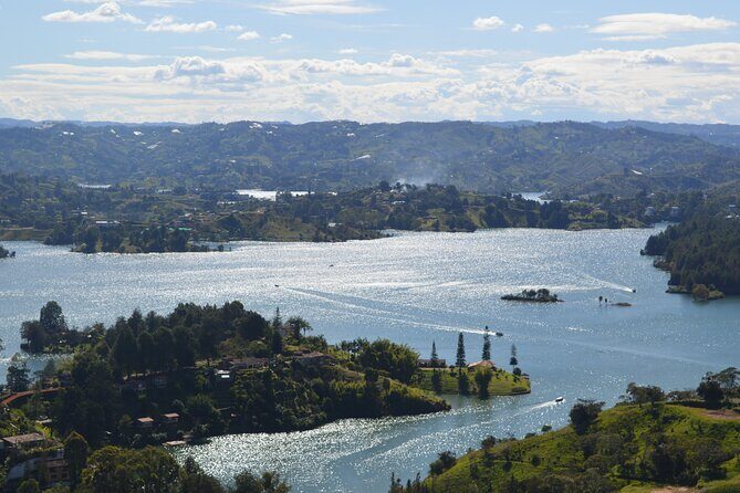 Private tour to Guatape with a local - El Alto del Chocho: a farm stop that breaks the day’s rhythm