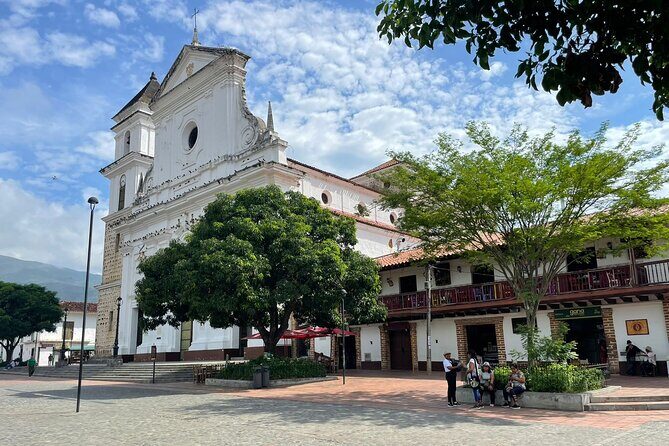 Private Tour to Santa Fe de Antioquia Town & Coffee Farm. - Palmitas coffee farm: from cherry picking to tasting the results
