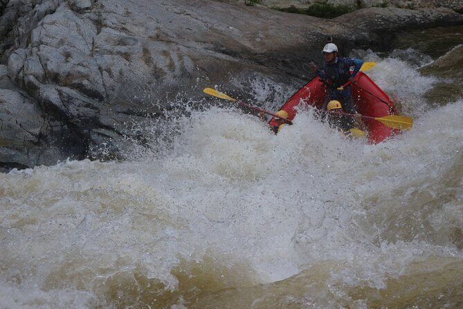 RAFTING with exciting rapids from MEDELLÍN - From Medellín to Cocorná: how the day changes gears