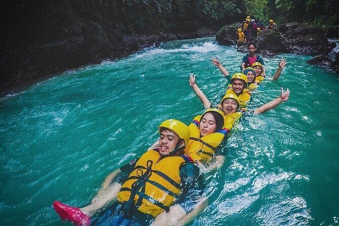 Rio Claro Full Rafting Tour from Medellin with Lunch - Early pickup from El Poblado: timing reality check
