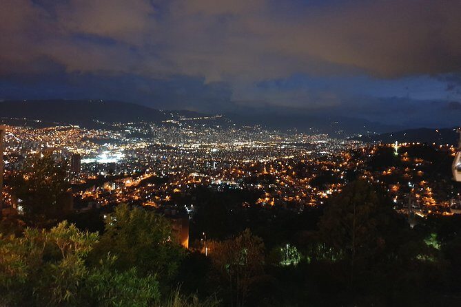 The Best Comuna 13 Graffiti Tour, Plaza Botero and Cable cars - Key highlights you should know before you go