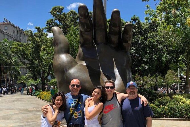 The Best Comuna 13 Graffiti Tour, Plaza Botero and Cable cars - Price and value: what $79 really buys you