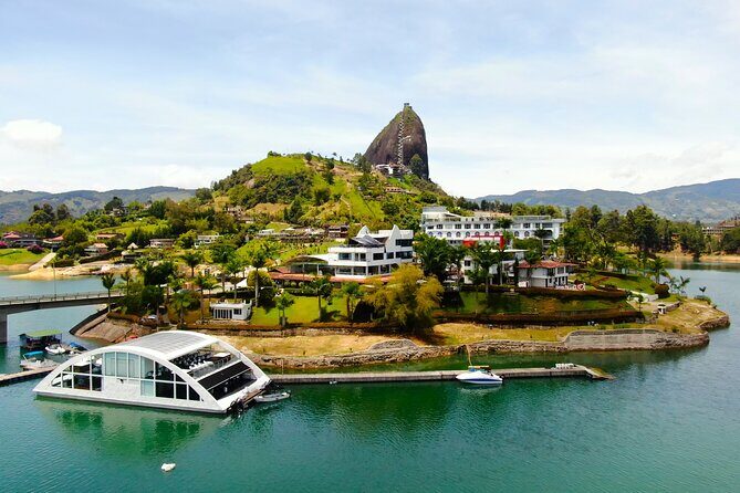 The best private tour to Guatapé and Helicopter ride + Guatapé's rock +Boat ride - Malecon de Guatapé and the Boat Ride: Nice, But Expect It to Be Short on Wow