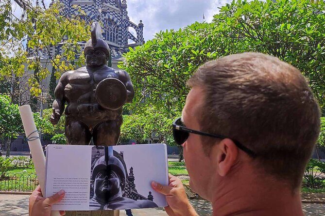 Tour of Medellin with Extended Visit to Commune 13 and Book-Art - Medellín in one day: how this route stays practical