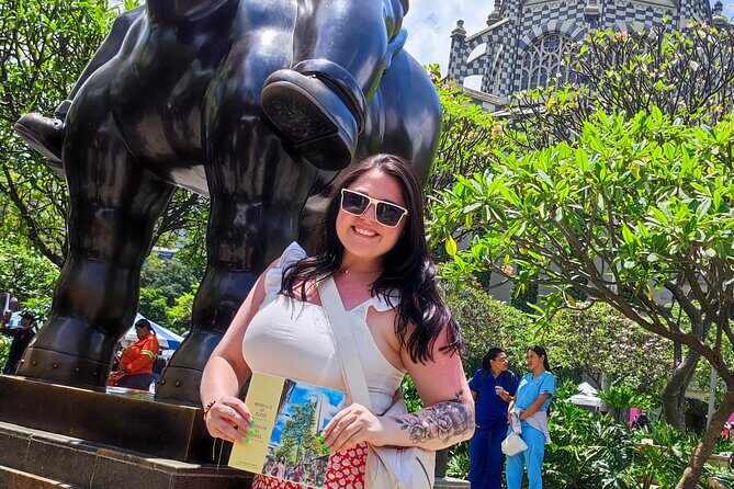 Tour of Medellin with Extended Visit to Commune 13 and Book-Art - Plaza Botero: start with art that’s unmistakably Medellín