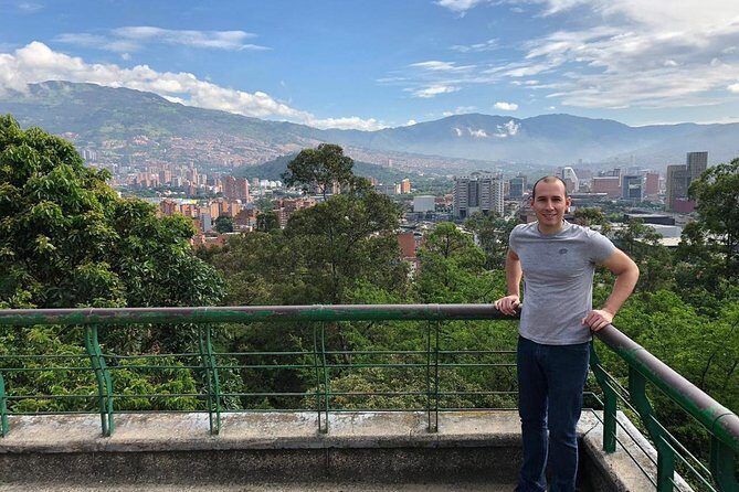 Tour privado Ciudad de Medellín combinado con comuna 13 y graffiti. - Price and Value: Why $85 Can Actually Be Fair