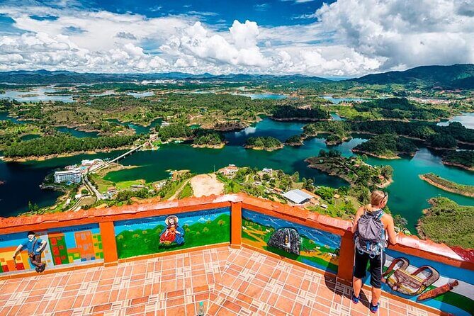 Tour to Guatapé From Medellin by Private Transportation - Price and logistics: is $90 per person good value?