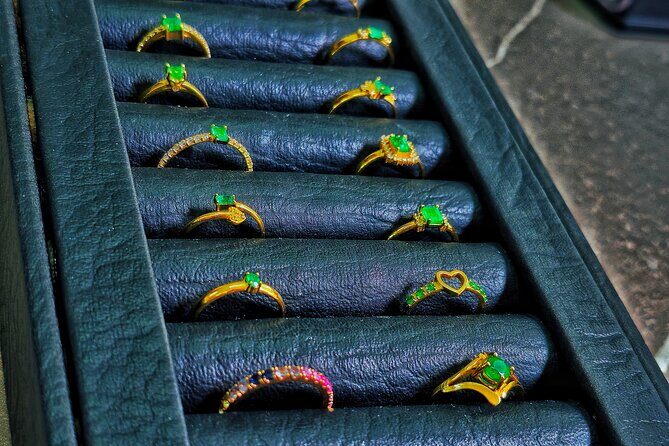 Visit Certified Colombian Emerald Jewelry in Medellin - Key highlights you’ll notice right away
